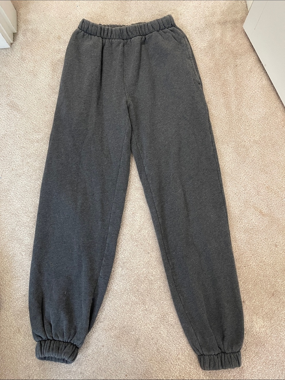 Brandy Melville Rosa Sweatpants - Picture 4 of 4
